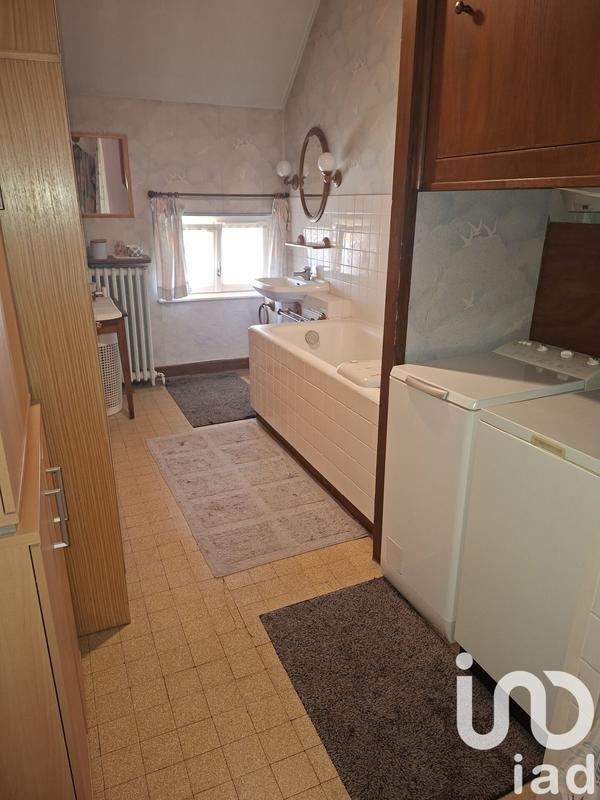 Maison - 330 m² - 8 pièces