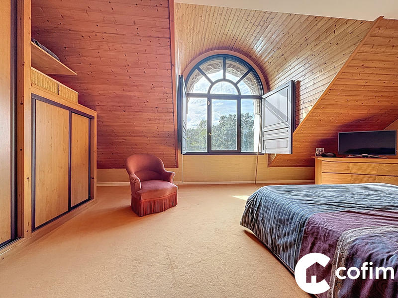 Villa - 238 m² - 6 pièces