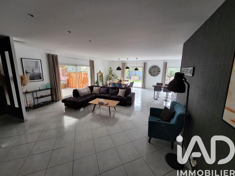 Maison - 206 m² - 8 pièces