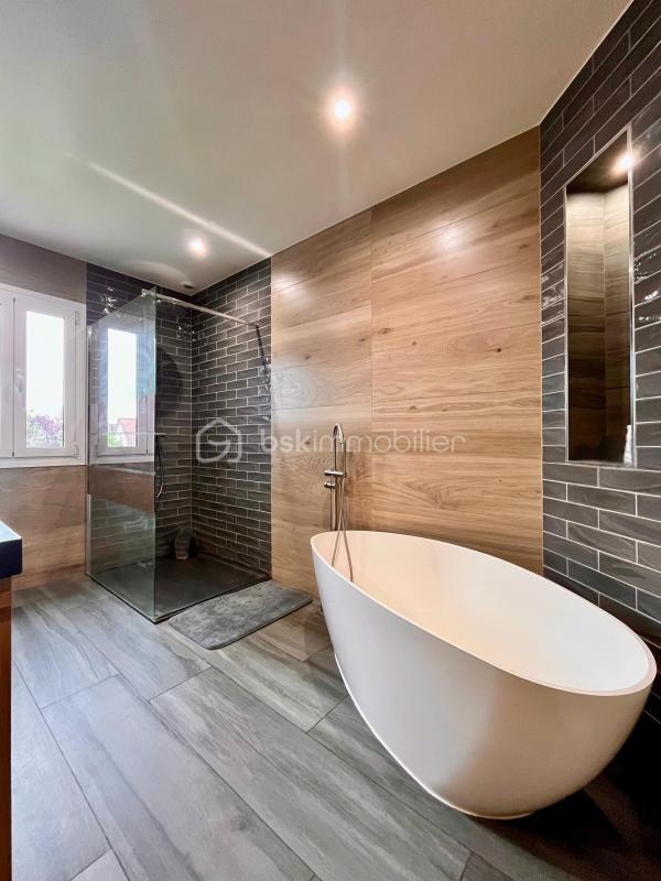 Demeure - 156 m² - 7 pièces