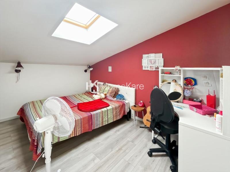 Maison - 200 m² - 8 pièces