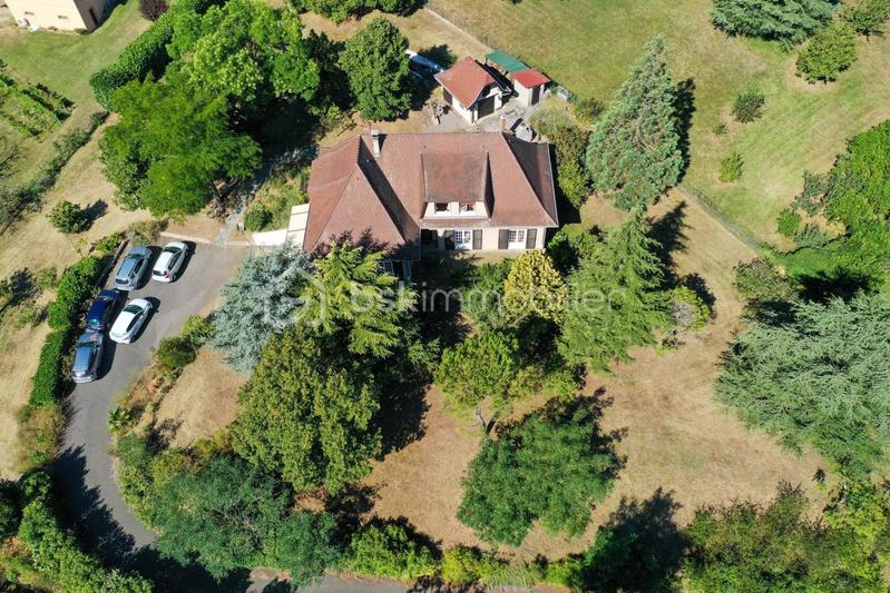 Propriété - 205 m² - 8 pièces