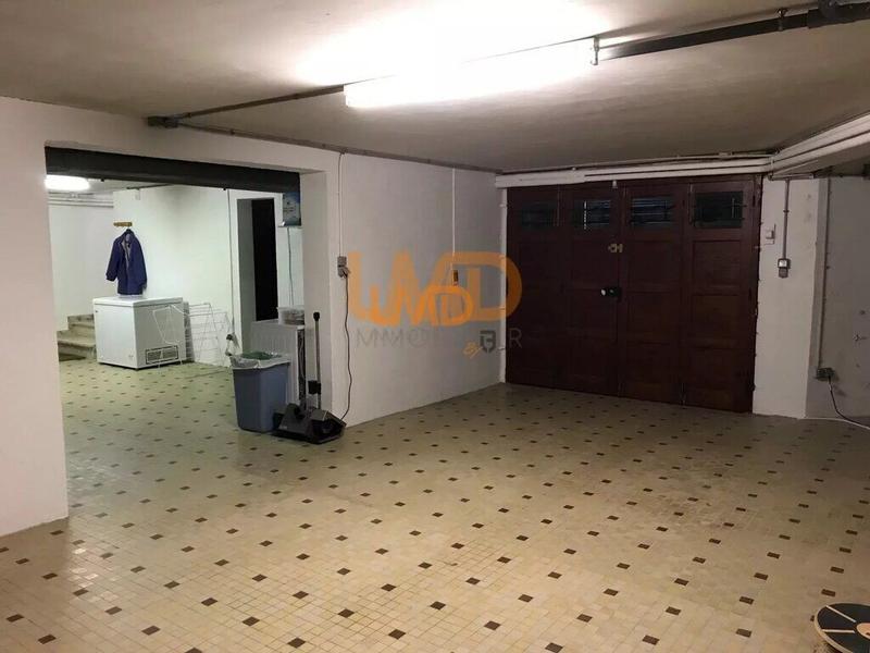 Maison - 282 m² - 11 pièces