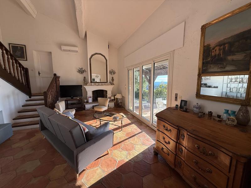 Propriété - 156 m² - 9 pièces