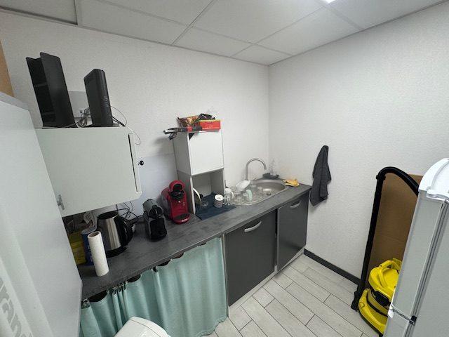 Bureau - 92 m² - 5 pièces