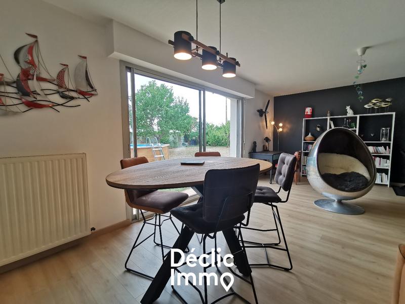 Maison - 212 m² - 7 pièces