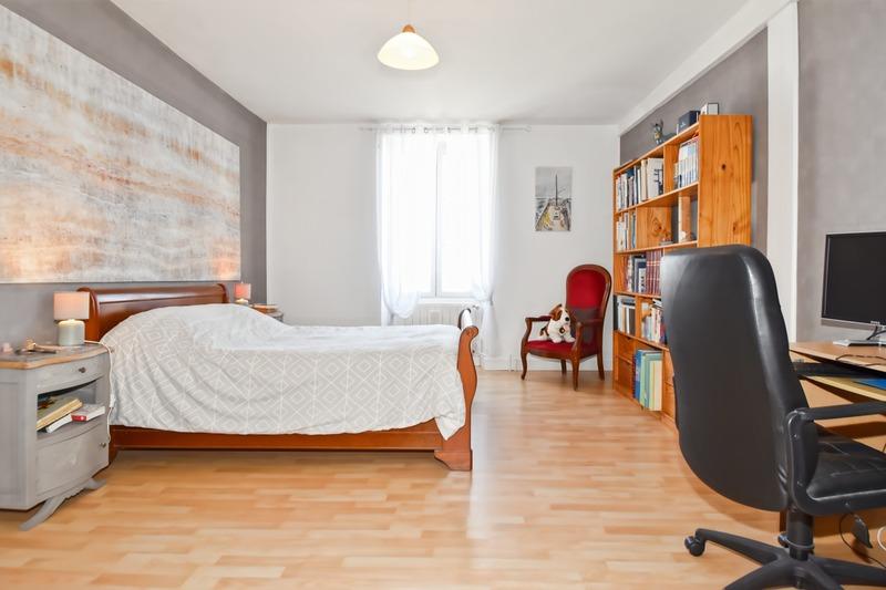 Maison - 206 m² - 7 pièces