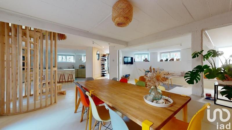 Maison - 210 m² - 10 pièces