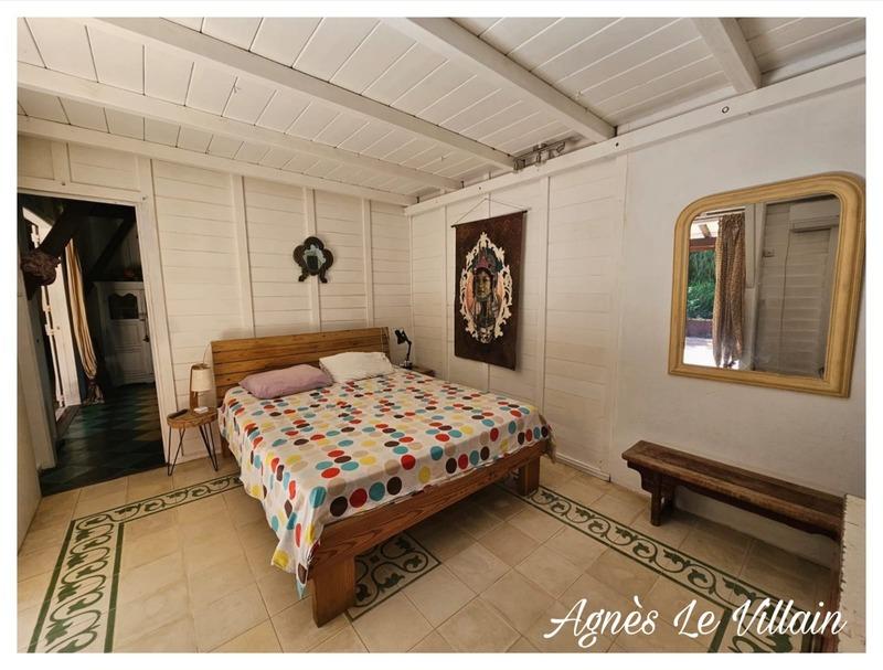 Maison - 241 m² - 12 pièces