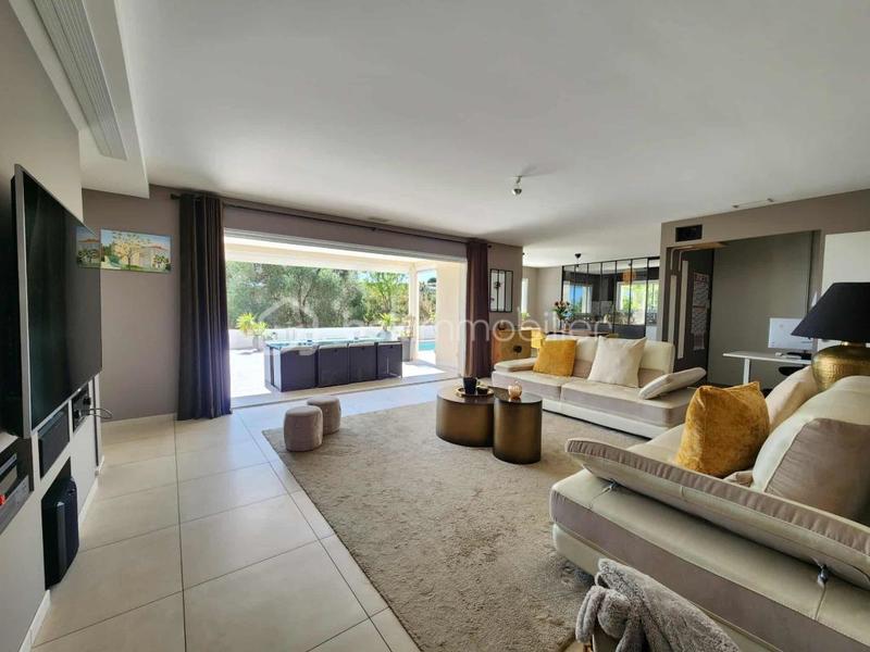 Villa - 145 m² - 6 pièces