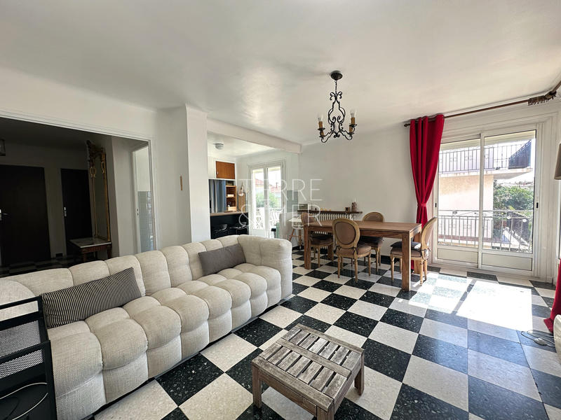 Appartement - 84 m² - 4 pièces