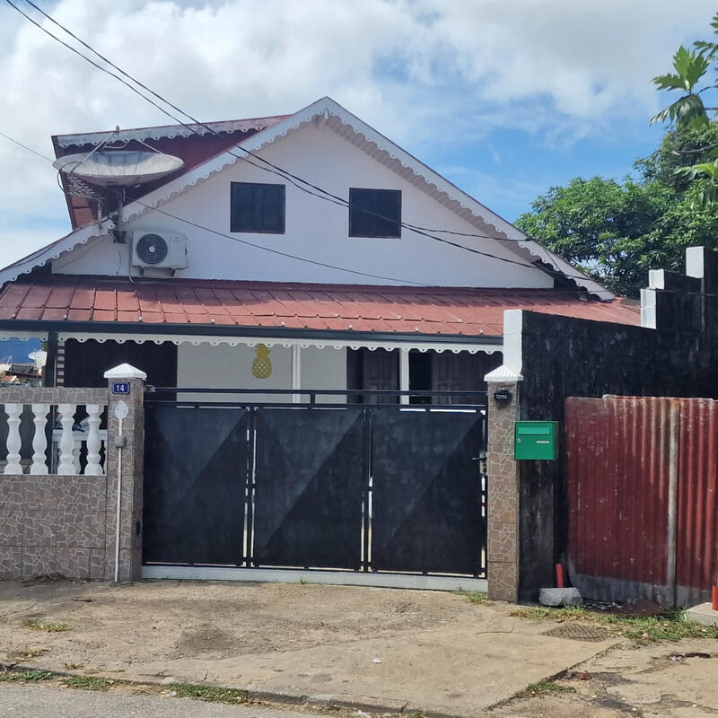 Maison - 15 m² - 5 pièces