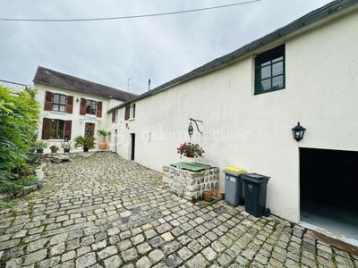 Maison - 138 m² - 5 pièces