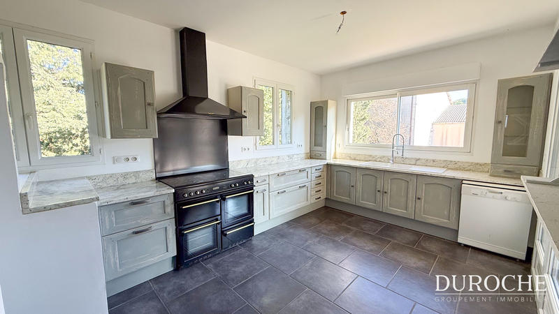 Maison - 224 m² - 7 pièces