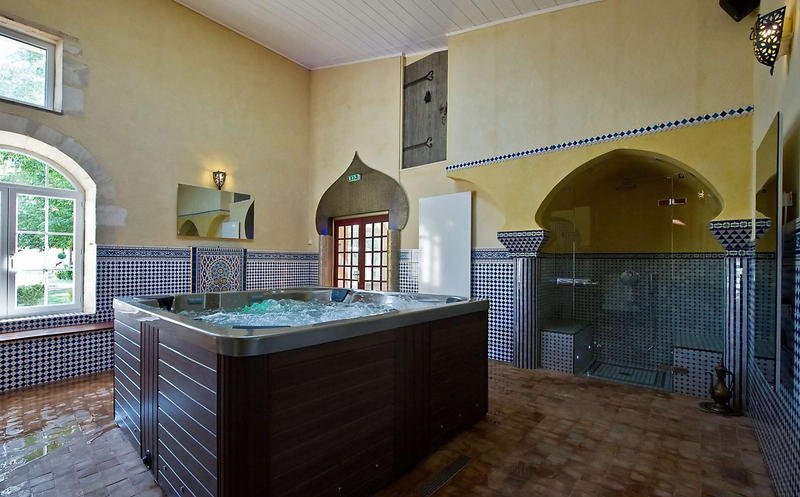 Château - 1 500 m² - 25 pièces