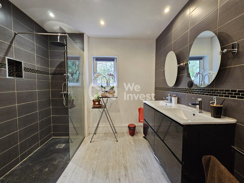 Maison - 177 m² - 7 pièces