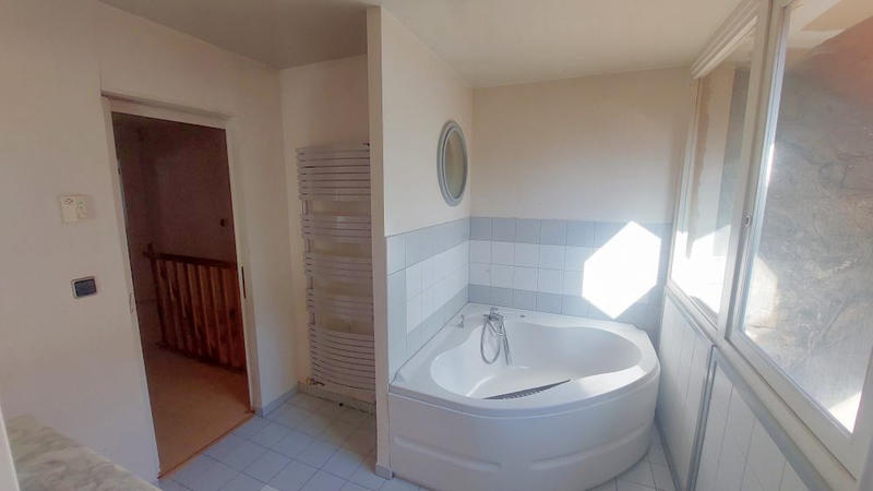 Maison - 190 m² - 10 pièces