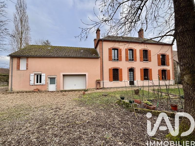 Maison - 252 m² - 10 pièces