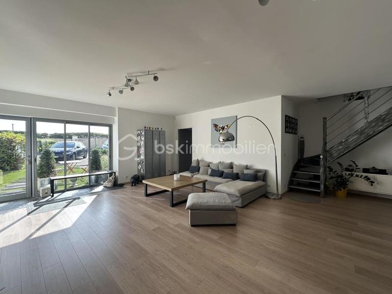 Maison - 201 m² - 6 pièces