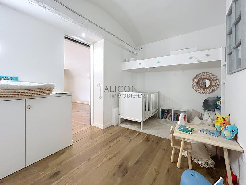 Appartement - 80 m² - 3 pièces
