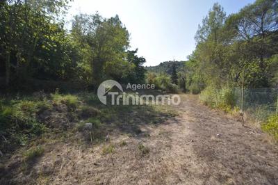 Terrain constructible - 1 490 m²
