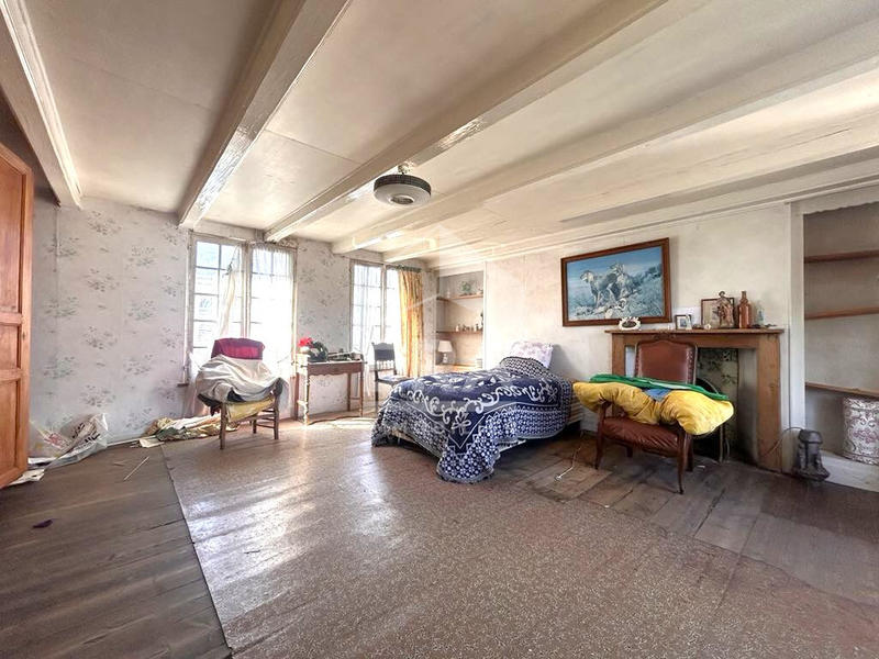 Maison - 165 m² - 9 pièces