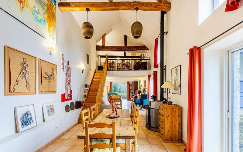 Maison - 250 m² - 10 pièces