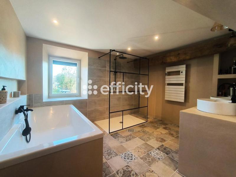 Maison en pierre - 125 m² - 5 pièces