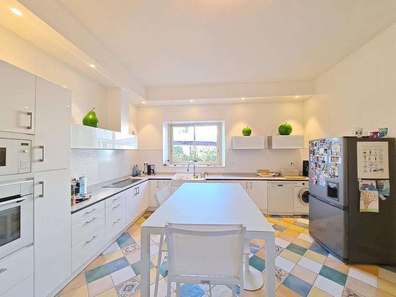 Maison - 185 m² - 15 pièces