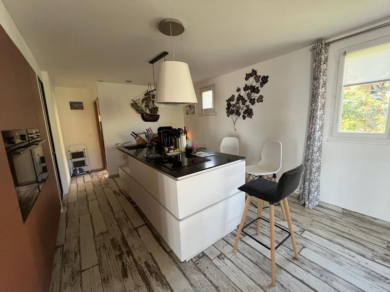 Villa - 196 m² - 6 pièces