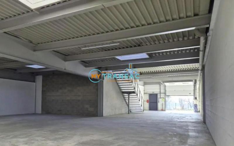 Entrepôt - 158 m²