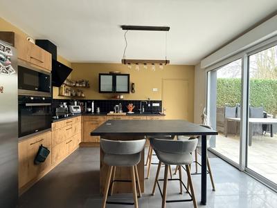 Maison traditionnelle - 118 m² - 8 pièces