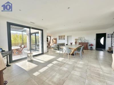 Villa - 150 m² - 4 pièces