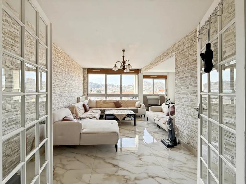 Appartement - 81 m² - 4 pièces