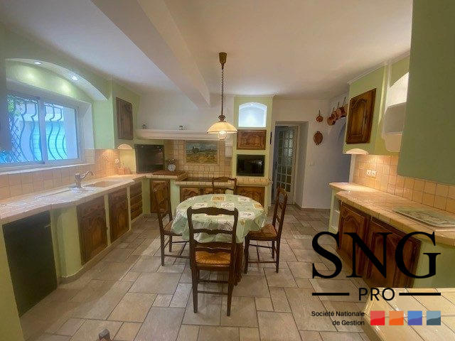 Maison - 293 m² - 5 pièces