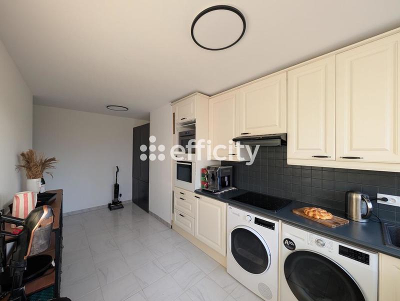 Appartement - 90 m² - 4 pièces