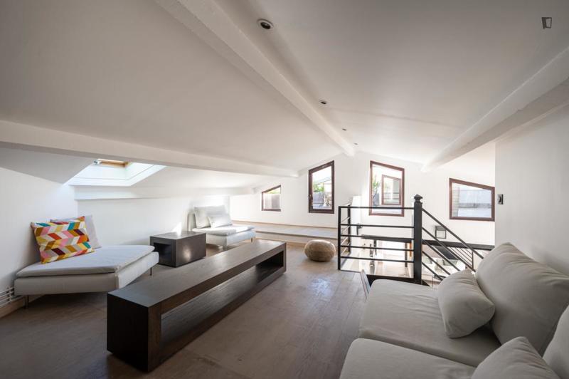 Chambre - 10 m² - 7 pièces