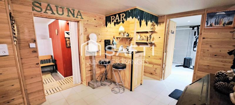 Maison - 200 m² - 7 pièces