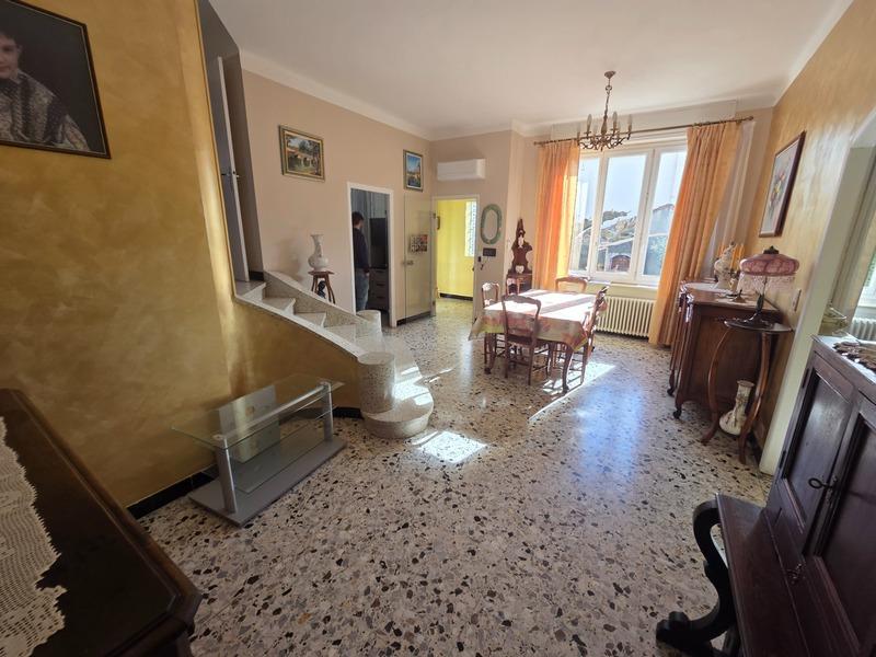 Maison - 93 m² - 5 pièces