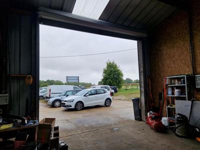 Fonds de commerce - 200 m²