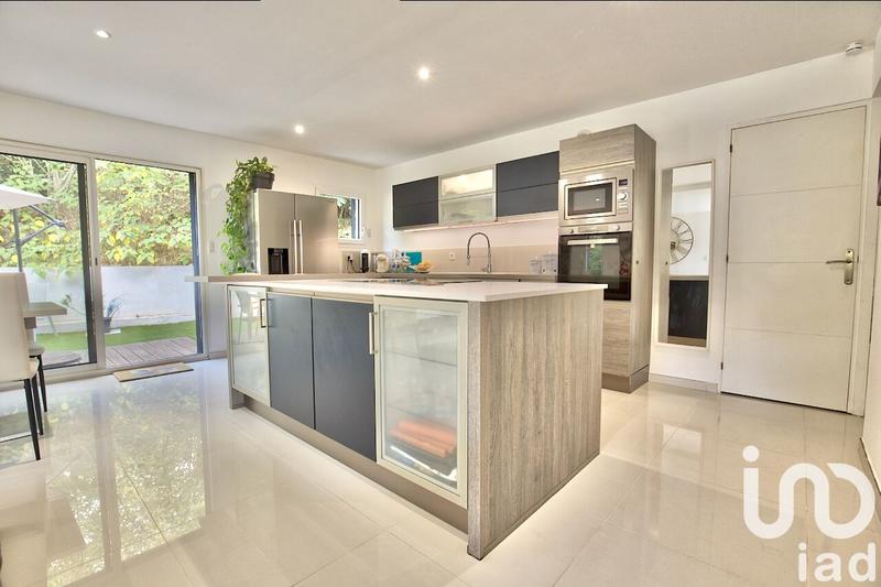 Appartement - 168 m² - 3 pièces