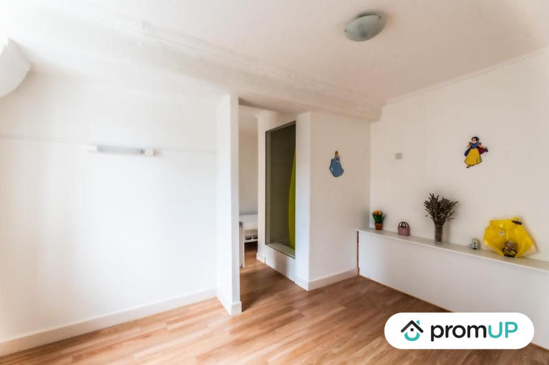 Maison - 295 m² - 9 pièces