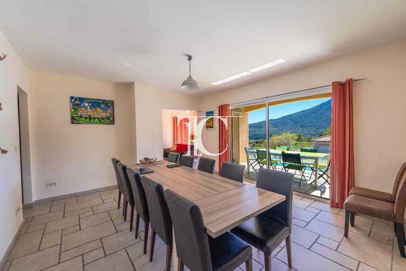 Villa - 160 m² - 5 pièces