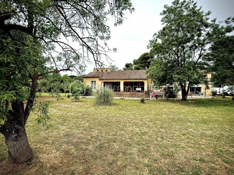 Propriété - 198 m² - 6 pièces