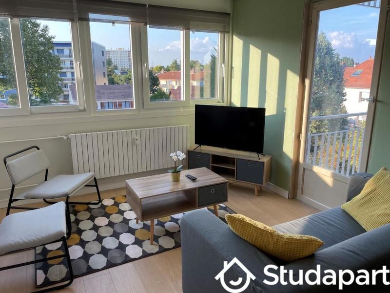 Chambre - 12 m² - 1 pièce