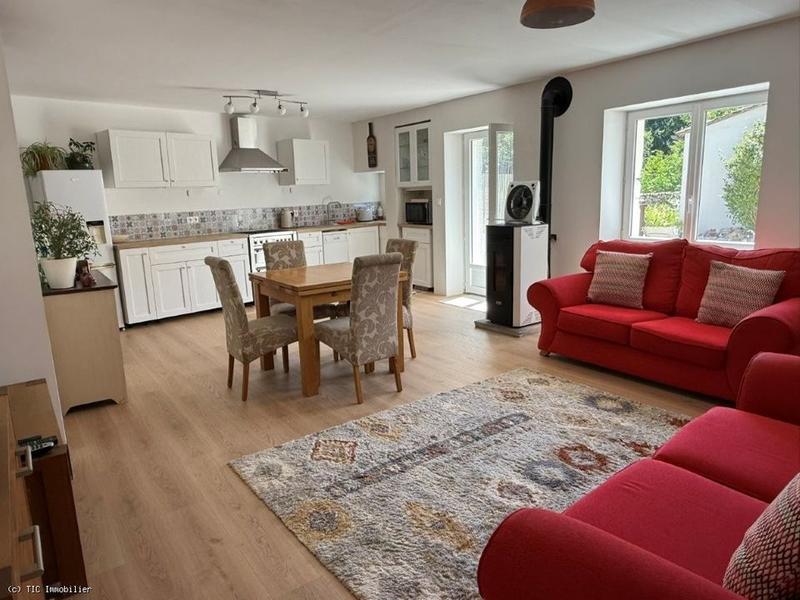 Maison - 240 m² - 9 pièces