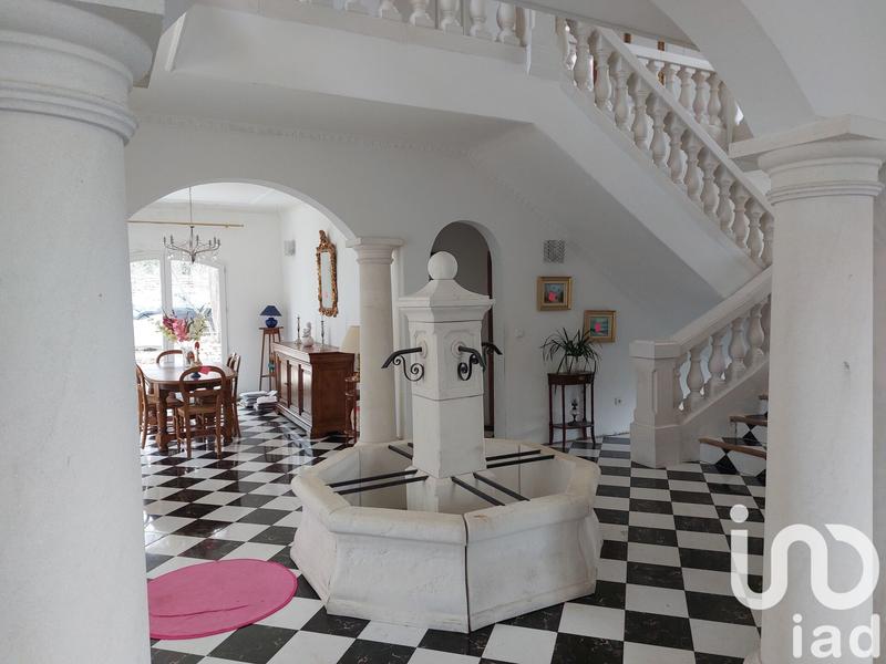 Maison - 209 m² - 8 pièces