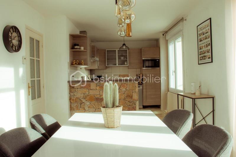 Maison - 96 m² - 5 pièces