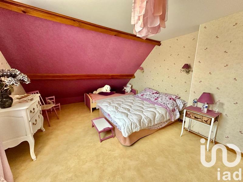 Maison - 185 m² - 8 pièces