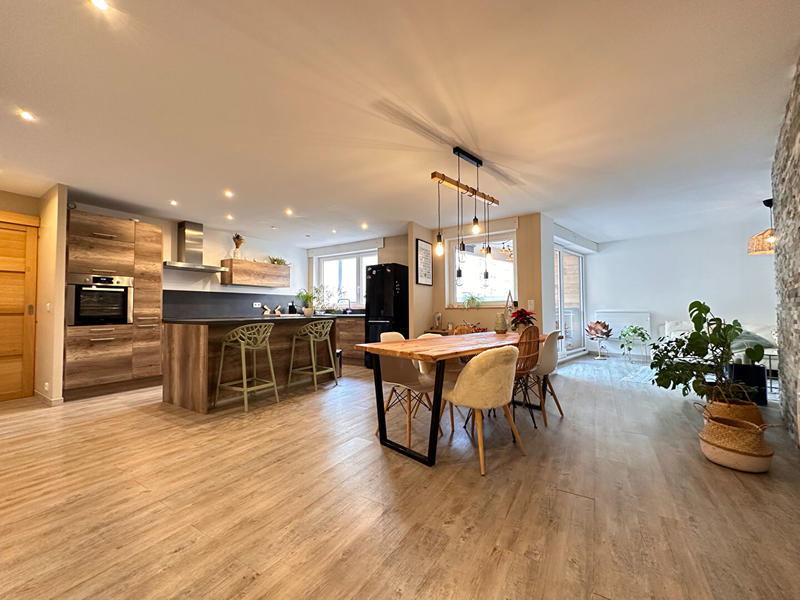 Appartement - 84 m² - 4 pièces